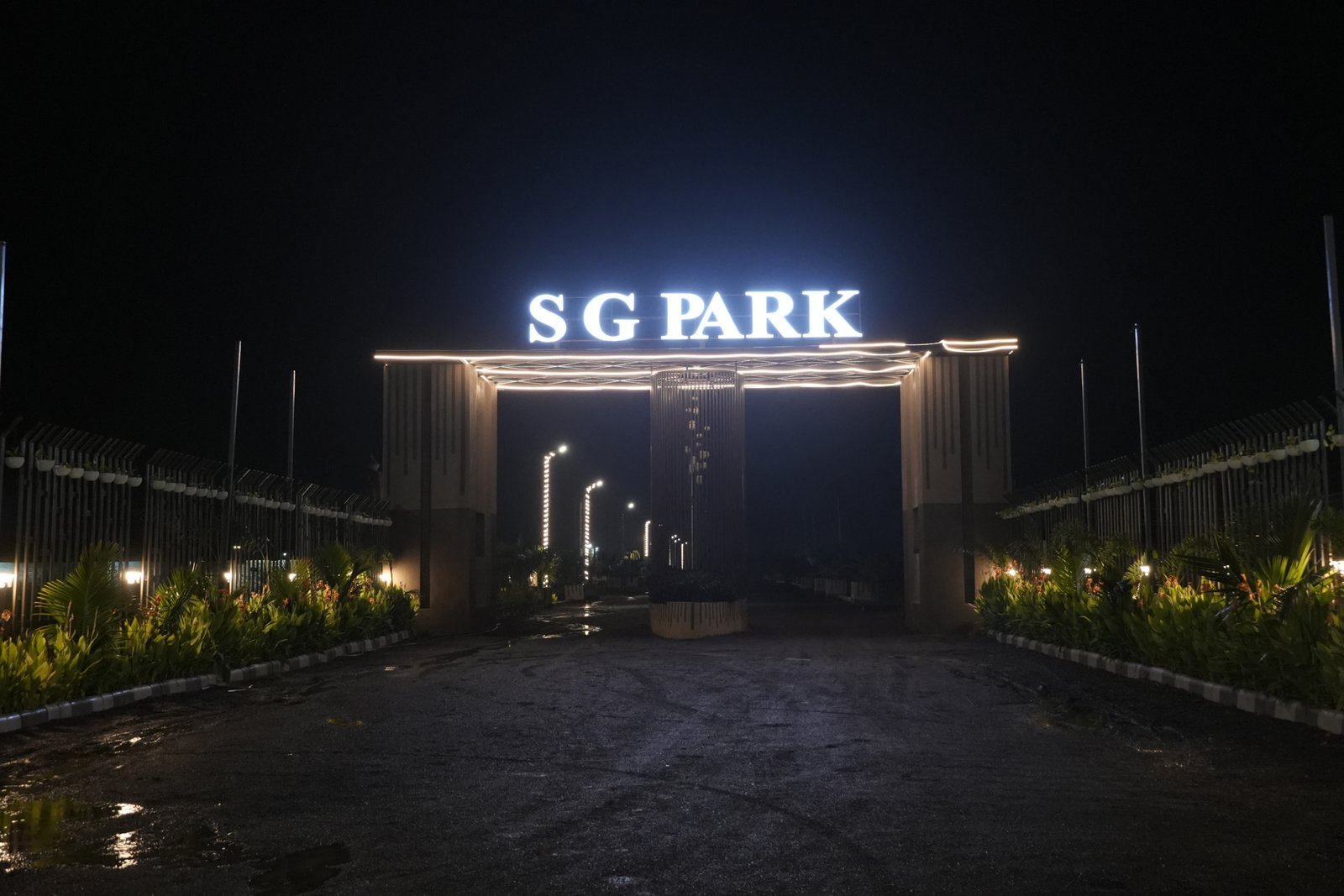 S G PARK Photo 6